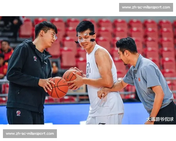 许钟豪铁山靠致亚洲第一后卫报销，CBA 恶汉再引国际争议