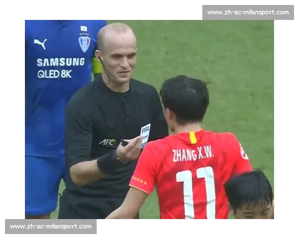 谢晖阳飞铲门将染黄 无锡门神姜何神扑助球队 2-0 取胜 谢晖阳飞铲门将染黄 无锡门神姜何神扑助球队 2-0 取胜