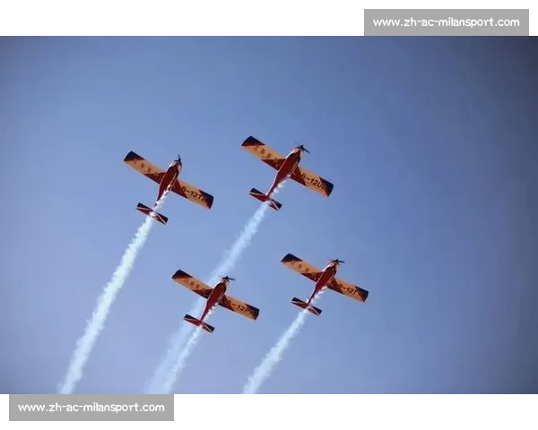 扬州企业家驾机飞越苏超赛场 5 架国产飞机编队空中助威 扬州企业家驾机飞越苏超赛场 5 架国产飞机编队空中助威
