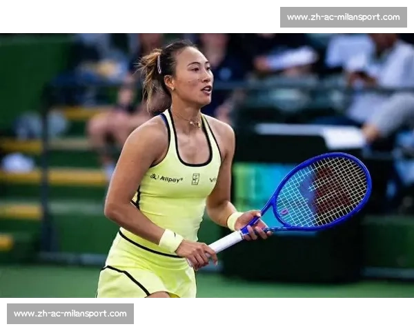 郑钦文关键破发扳平西尼亚科娃，决胜盘遗憾未能延续强势