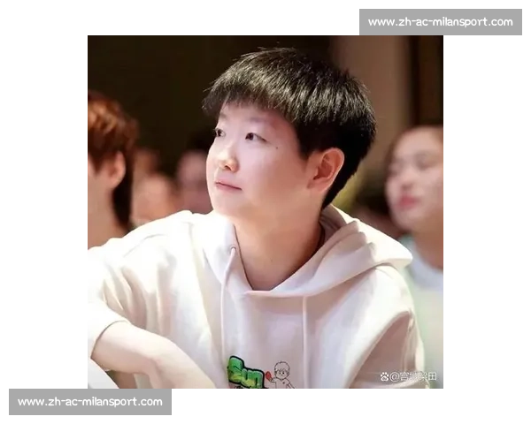 捏脸送礼物引热议！孙颖莎拖鞋骤变暗藏玄机？国乒搭档关系再掀舆论波澜